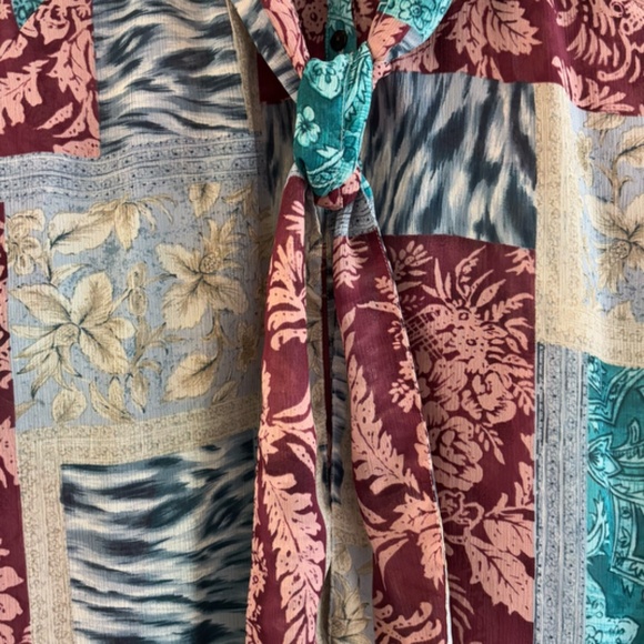 Coldwater Creek Women's SZ S Maroon Blue Cream Blouse Front 1/2 Button w/ Tie - Picture 5 of 13